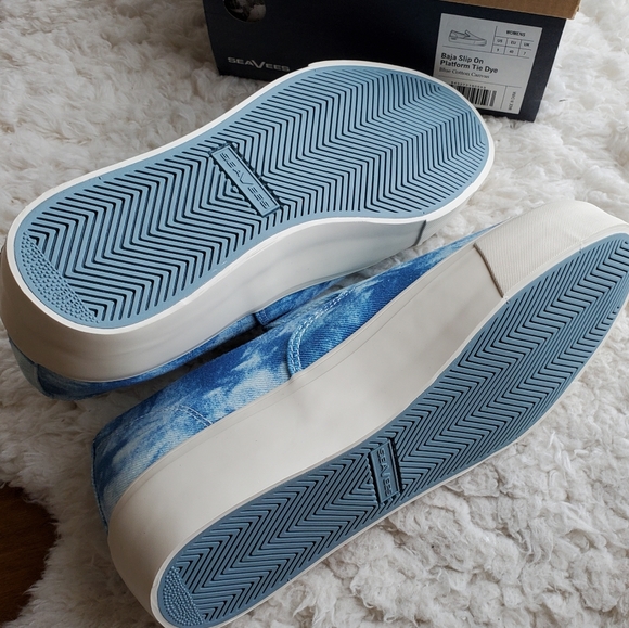 SeaVees Baja blue tie-dye platform slip-ons - Picture 6 of 8